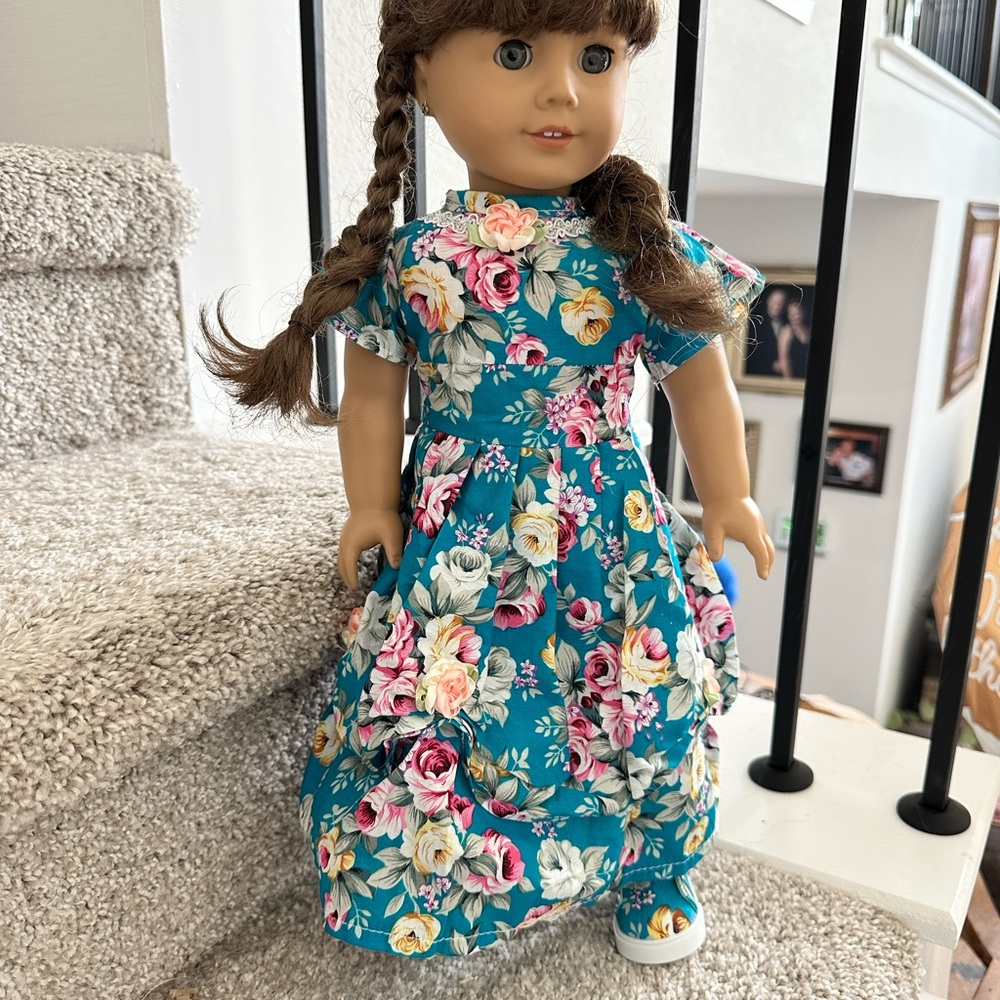 AMERICAN GIRL DOLL MOLLY (PLEASANT COMPANY)